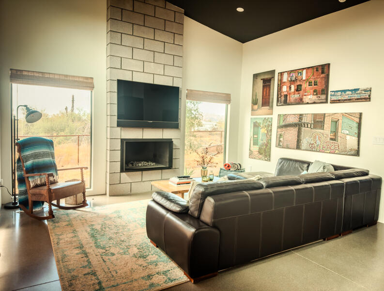 Living Area/Fireplace
